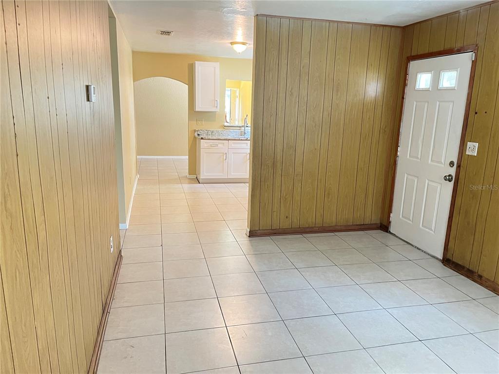 300 CAMPUS VIEW DRIVE, ORLANDO, FL — photo 2 of 17