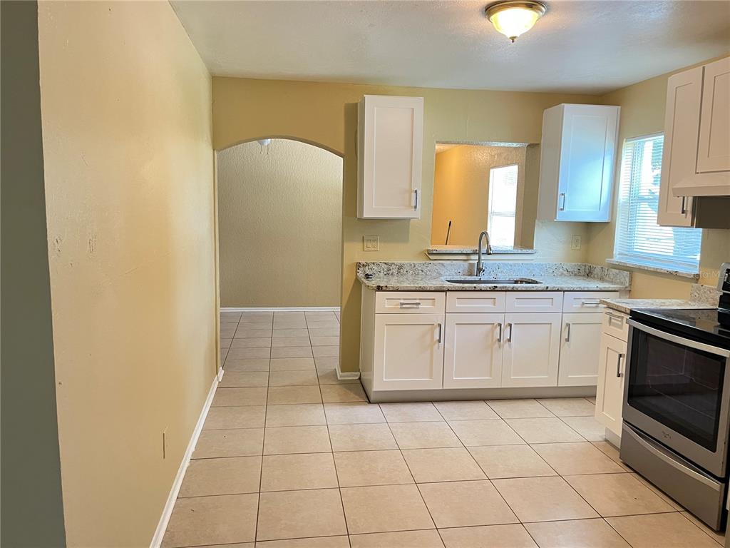300 CAMPUS VIEW DRIVE, ORLANDO, FL — photo 3 of 17