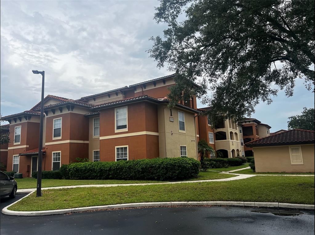 5578 METROWEST BOULEVARD UNIT 1-201