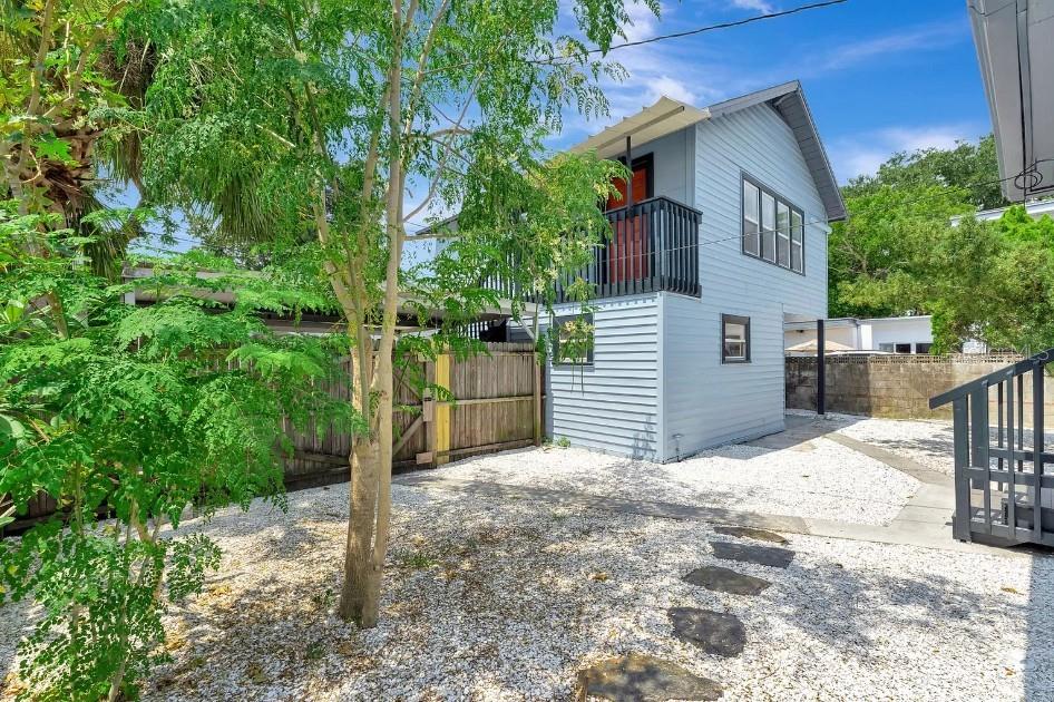 828 22ND AVENUE N UNIT 1/2