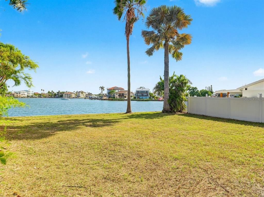 14105 E PARSLEY DRIVE, MADEIRA BEACH, FL — photo 2 of 7