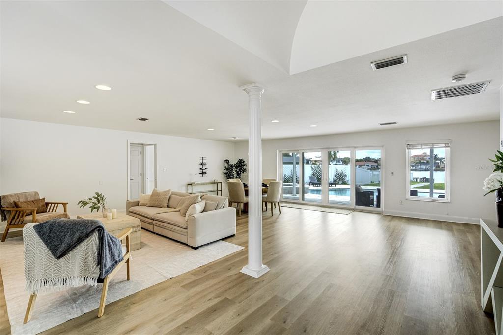 201 DRIFTWOOD LANE, LARGO, FL — photo 3 of 30