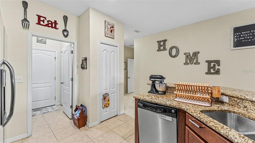 4275 WINDING VINE DRIVE, LAKELAND, FL — photo 4 of 38