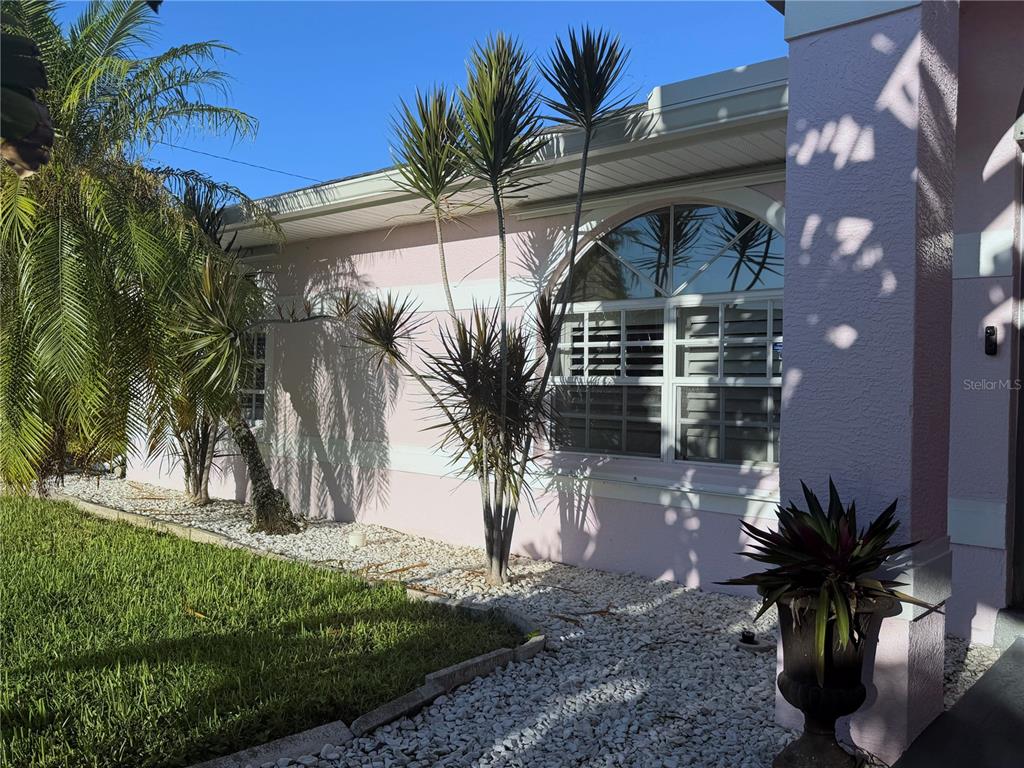 1943 SE 8TH PLACE, CAPE CORAL, FL — photo 3 of 30