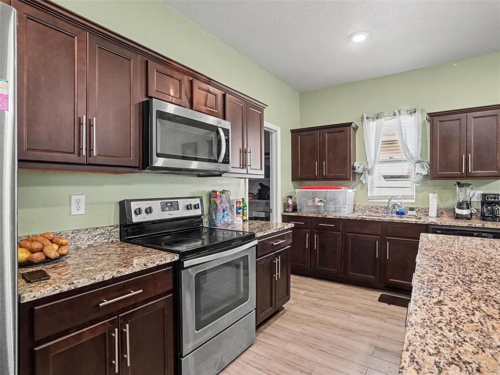 1096 ROBERTA ROAD, LAKE WALES, FL — photo 4 of 18