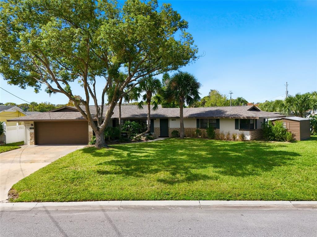 1611 CANAL COURT