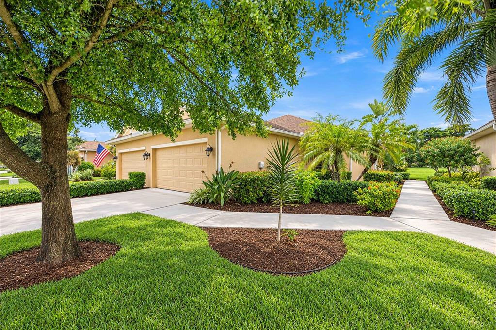 299 CAPULET DRIVE, VENICE, FL — photo 2 of 30