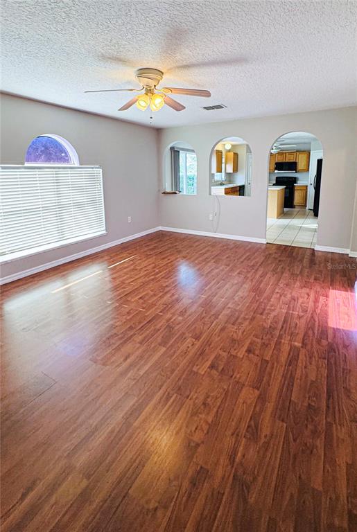 523 STONEWALL AVENUE, HAINES CITY, FL — photo 4 of 60