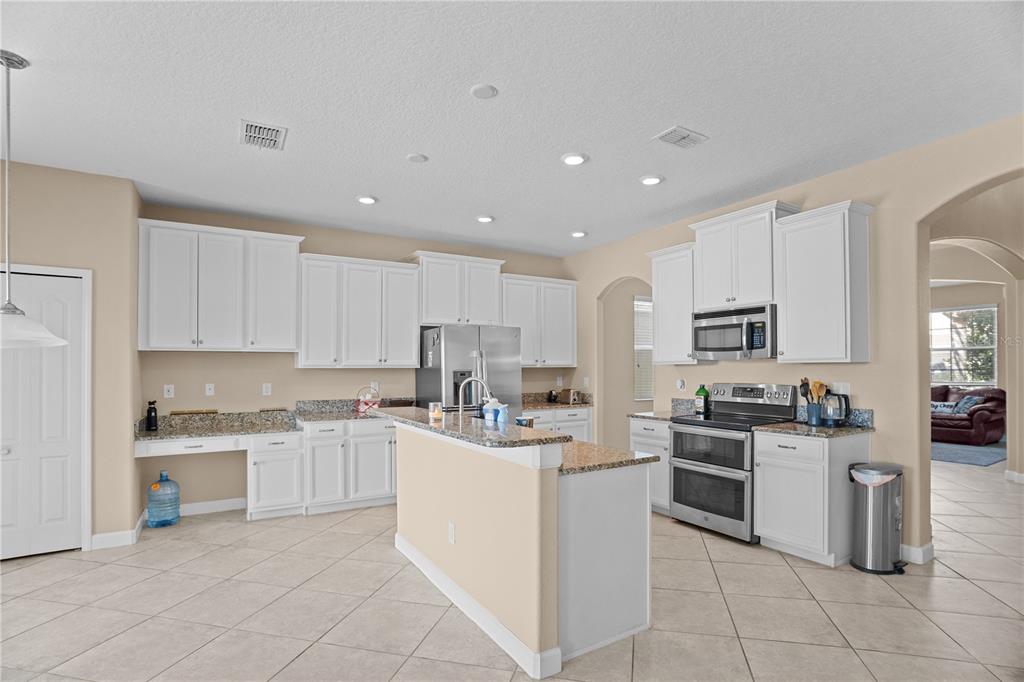 1586 THETFORD CIRCLE, ORLANDO, FL — photo 4 of 30