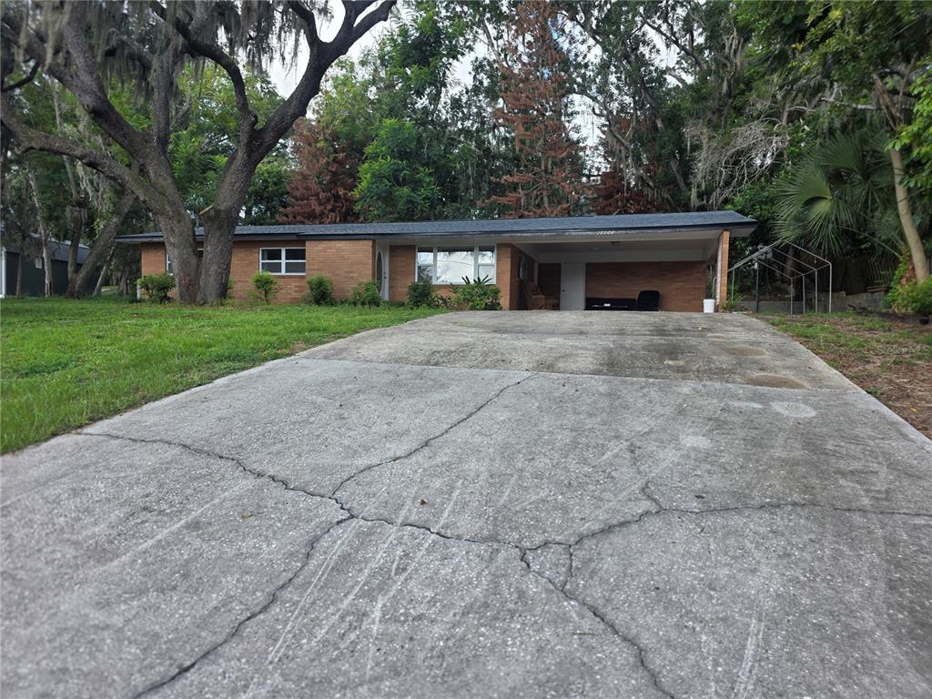 10906 CRESCENT LANE, CLERMONT, FL — photo 3 of 25