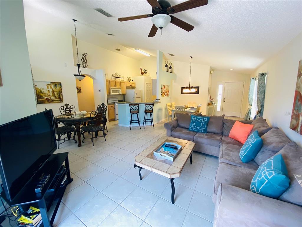8544 SUNRISE KEY DRIVE, KISSIMMEE, FL — photo 2 of 33