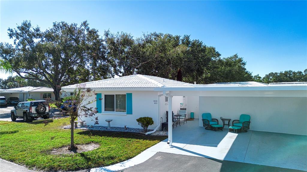 1833 VERA PLACE