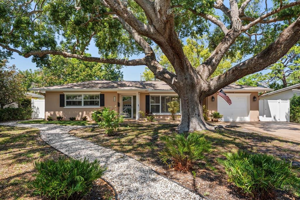 1702 MEREDITH LANE