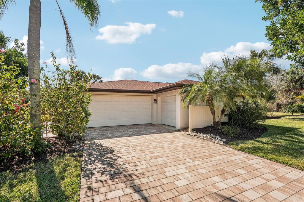 4963 RUTLAND GATE
