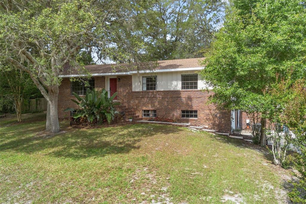 2032 YORKSHIRE DRIVE