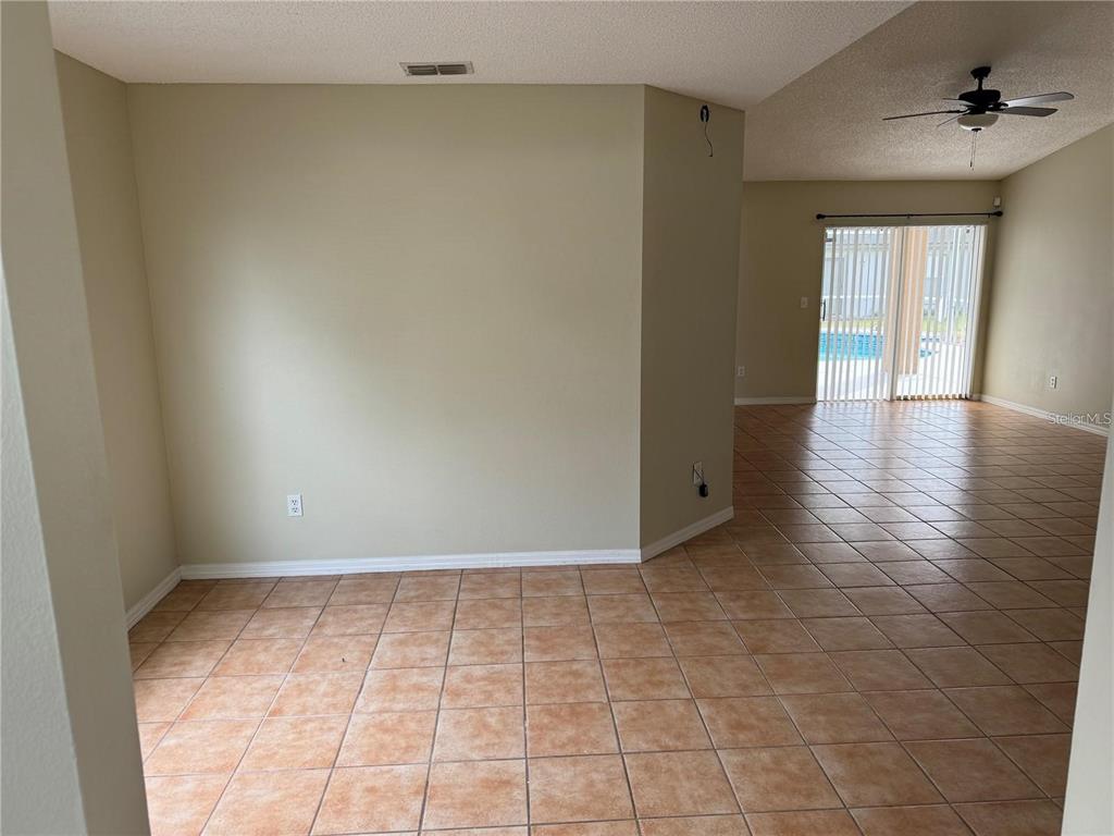 7808 LAUREL OAK LANE, KISSIMMEE, FL — photo 4 of 24