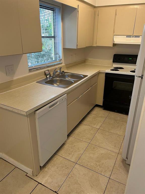 7025 HIBISCUS AVENUE S, SOUTH PASADENA, FL — photo 5 of 18