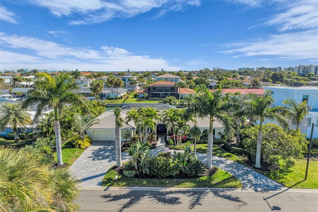 520 GOLF LINKS LANE