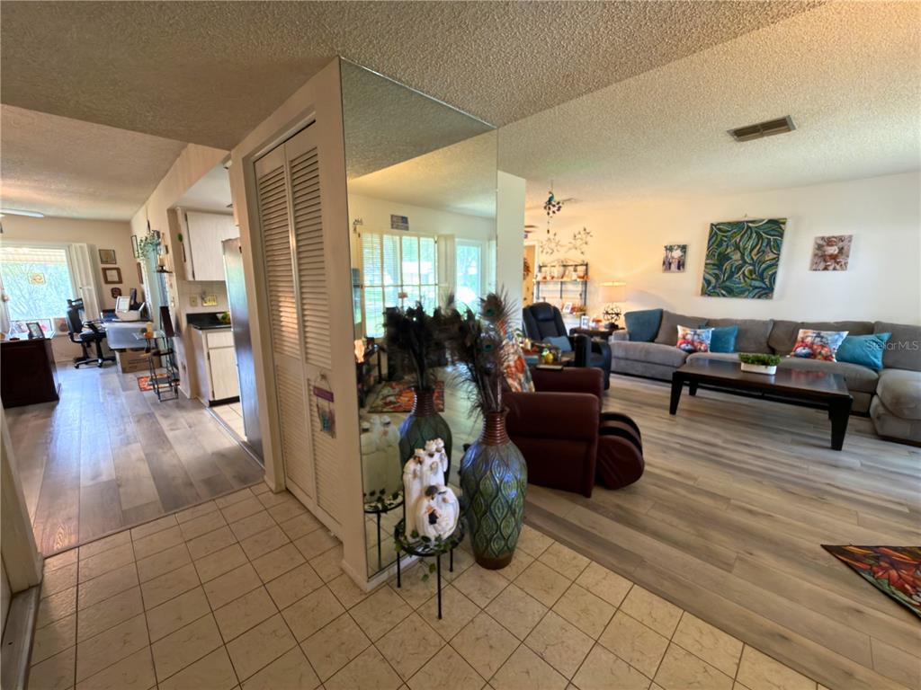 1382 GLENGARRY DRIVE, PALM HARBOR, FL — photo 5 of 40
