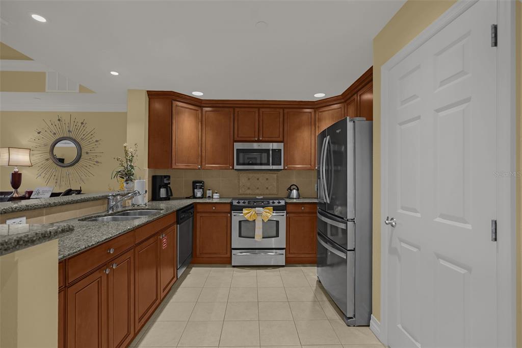 7608 CABANA COURT UNIT 303, REUNION, FL — photo 4 of 43