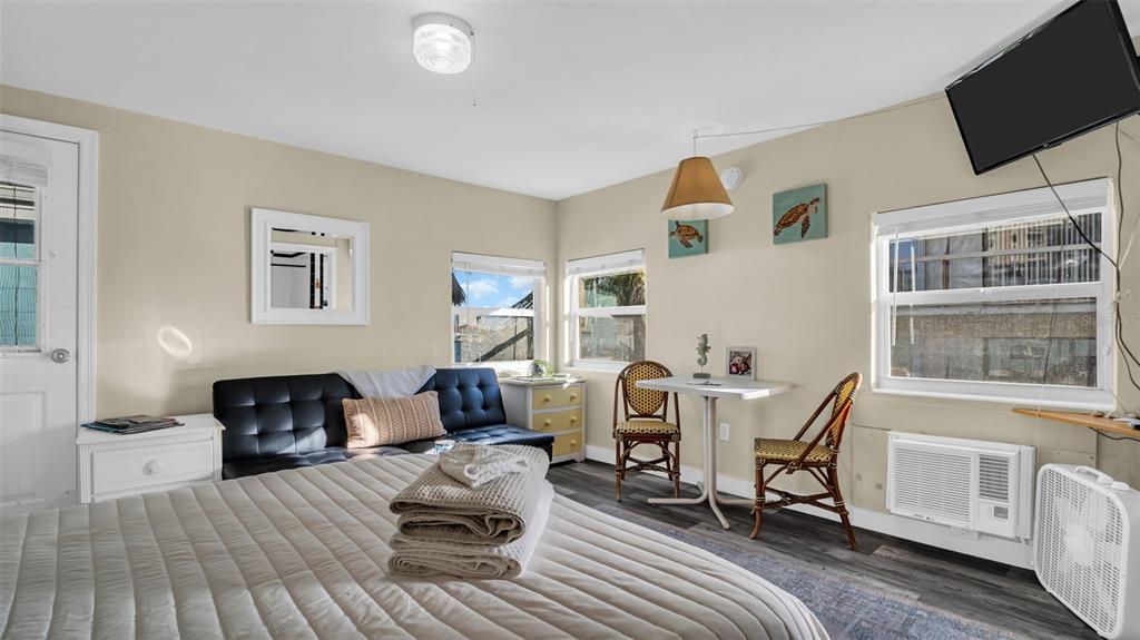 483 E SHORE DRIVE UNIT D3