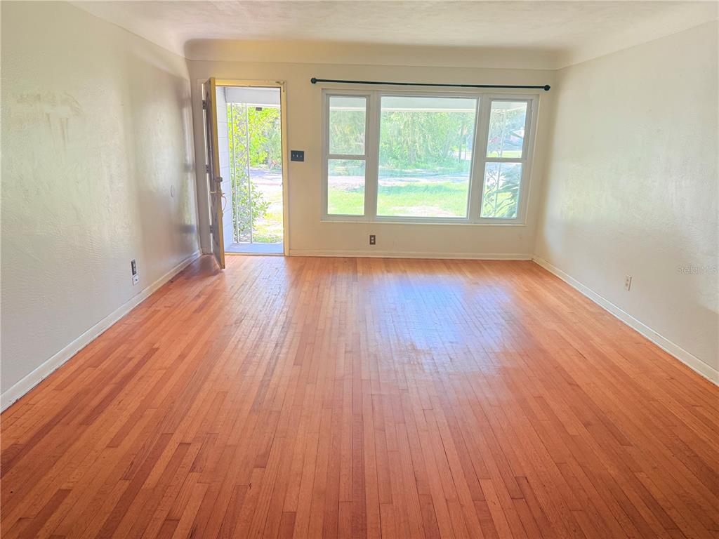 4900 5TH STREET S, ST PETERSBURG, FL — photo 3 of 21