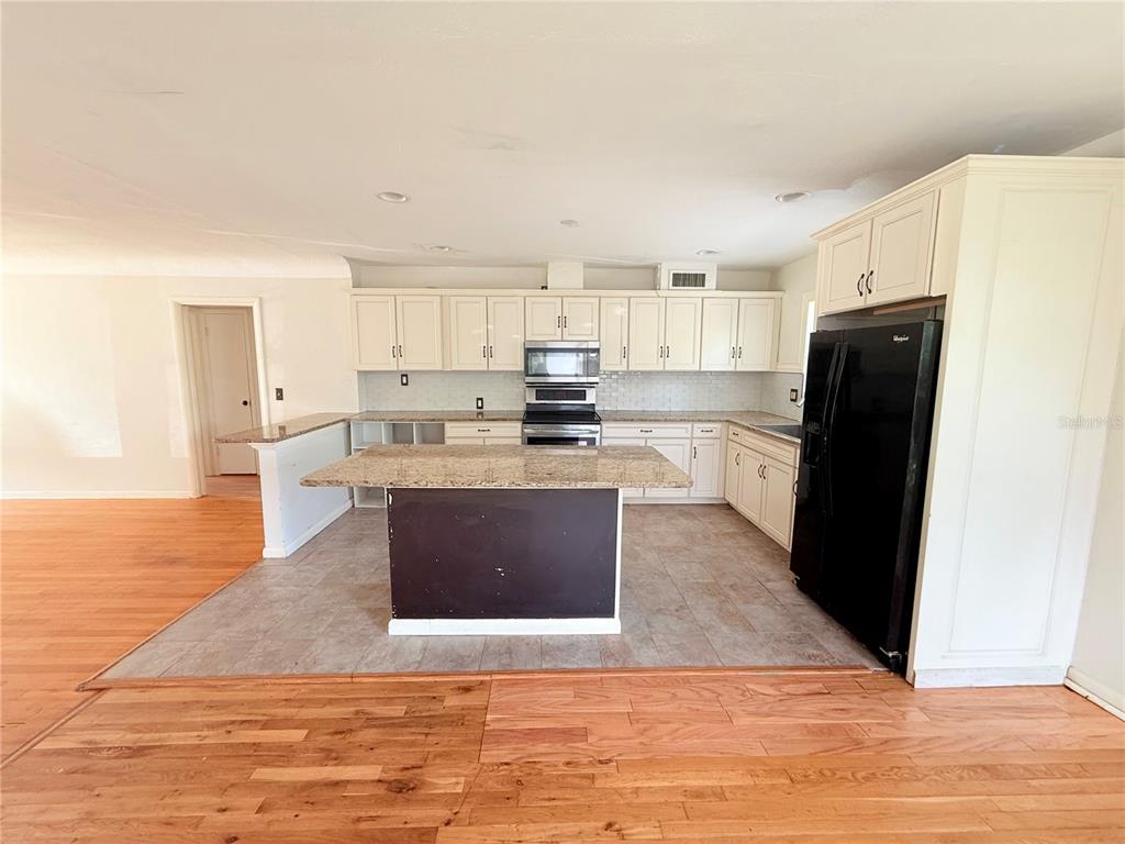 4900 5TH STREET S, ST PETERSBURG, FL — photo 4 of 21