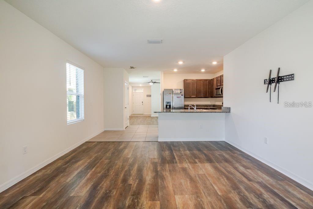 10945 TRAILING VINE DRIVE, TAMPA, FL — photo 2 of 28