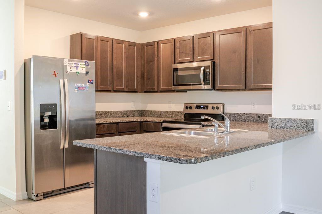 10945 TRAILING VINE DRIVE, TAMPA, FL — photo 4 of 28