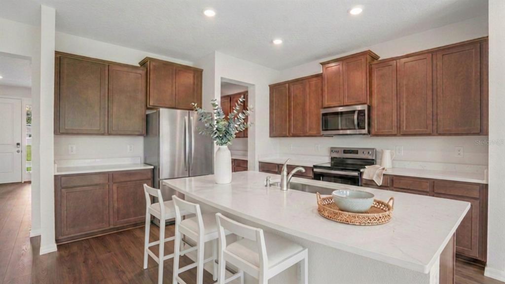 11207 DUCKLING WAY, WEEKI WACHEE, FL — photo 2 of 15