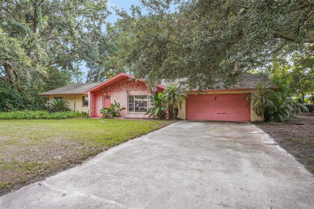 1221 FOREST CIRCLE