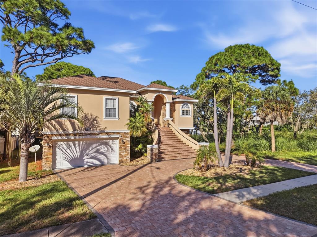 1212 CASTLE TERRACE, TARPON SPRINGS, FL — photo 2 of 43