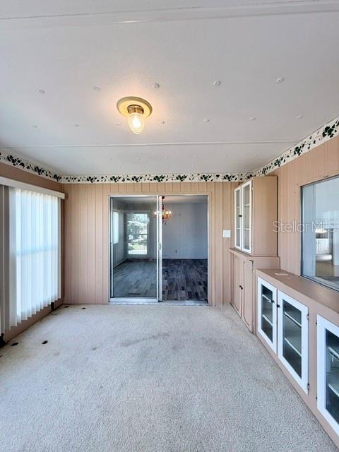 706 ELIZABETH LANE, LAKELAND, FL — photo 4 of 41
