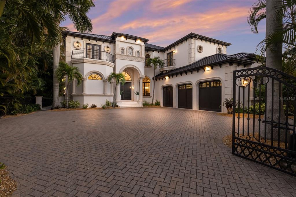 1418 JOHN RINGLING PARKWAY