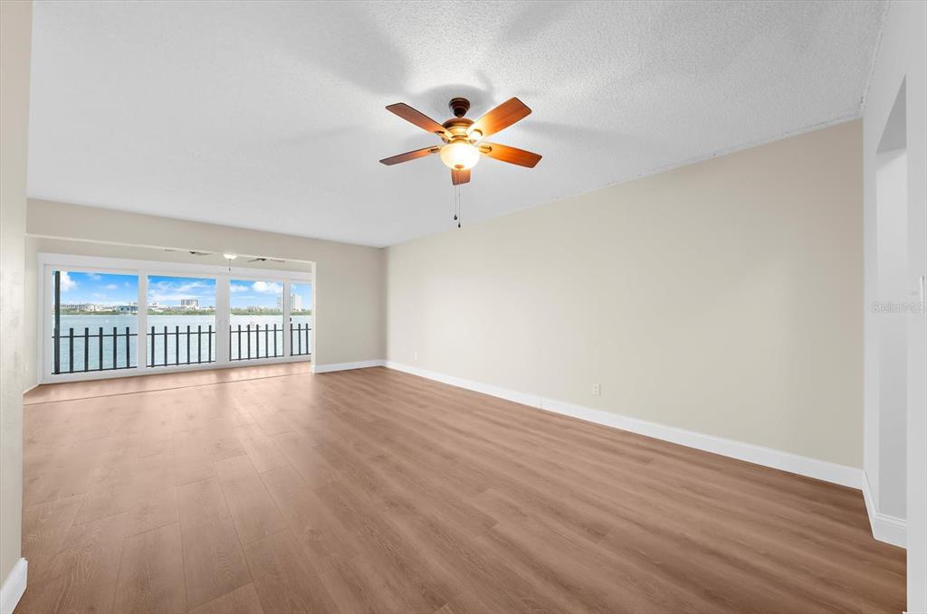 868 BAYWAY BOULEVARD UNIT 307, CLEARWATER BEACH, FL — photo 5 of 28