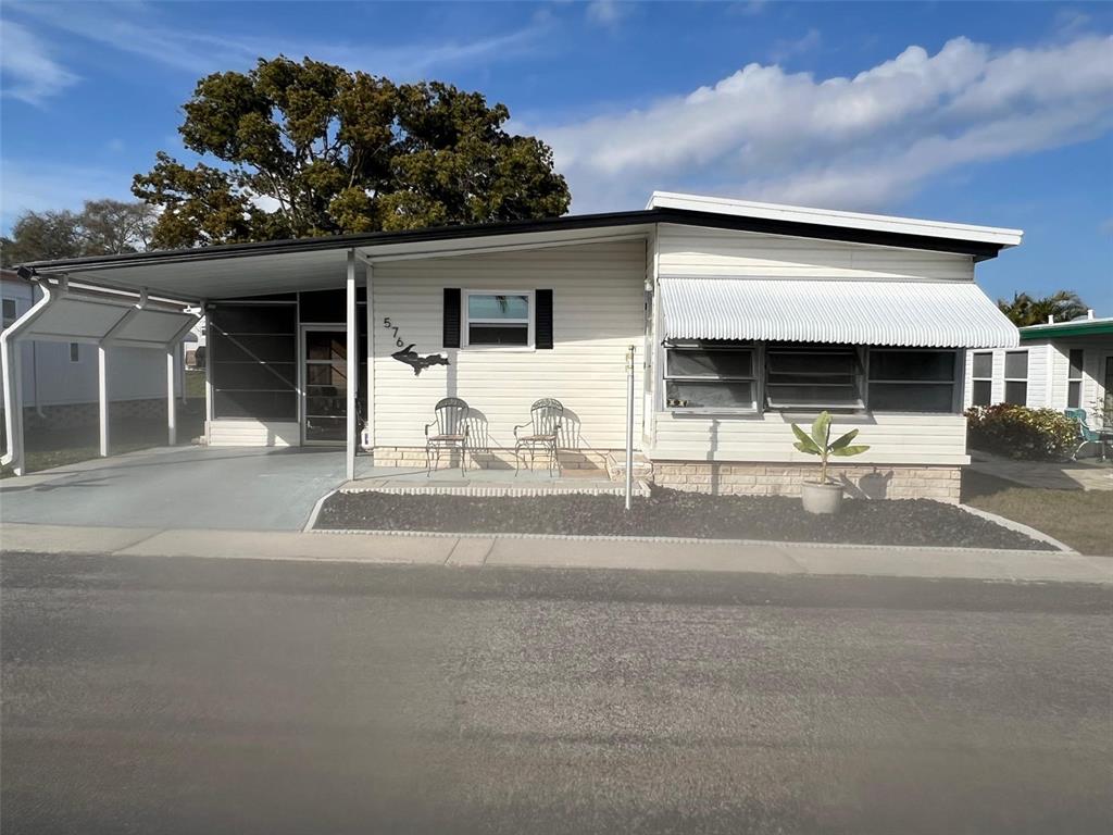 576 QUEEN PALM STREET