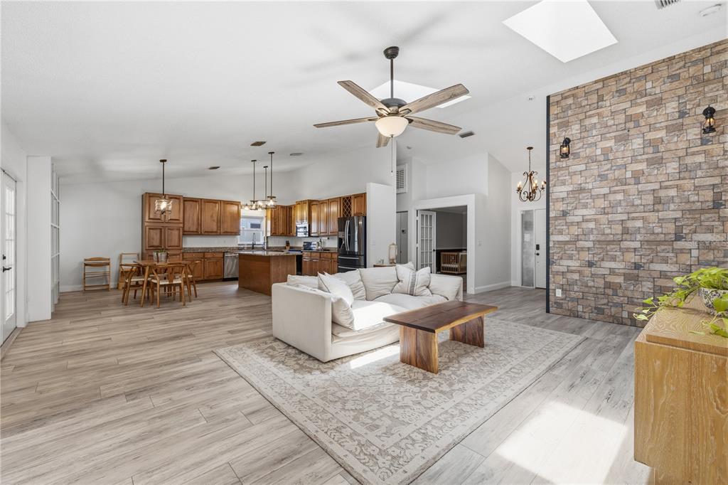 1570 CLUB DRIVE, TARPON SPRINGS, FL — photo 4 of 27