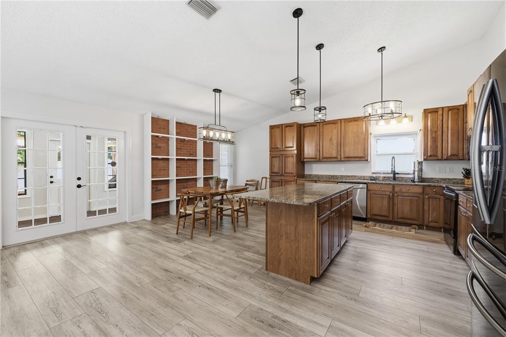 1570 CLUB DRIVE, TARPON SPRINGS, FL — photo 5 of 27