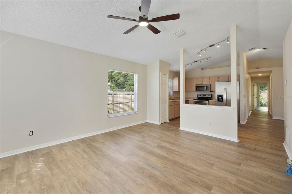 13659 GLASSER AVENUE, ORLANDO, FL — photo 4 of 25