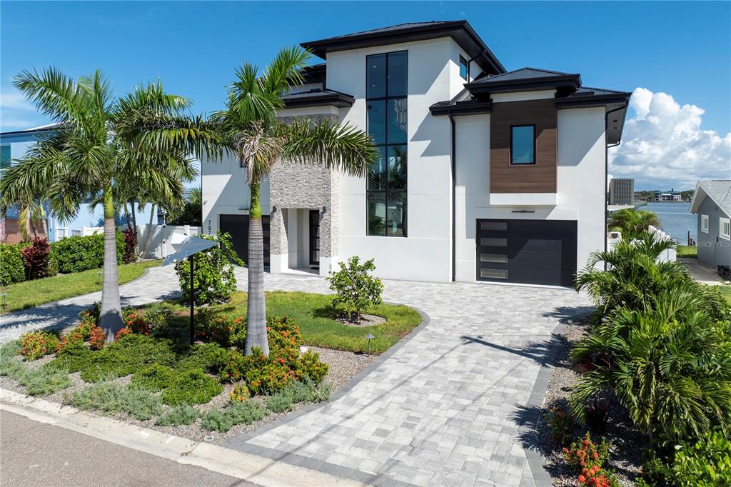 7973 CAUSEWAY BOULEVARD N, ST PETERSBURG, FL — photo 2 of 30