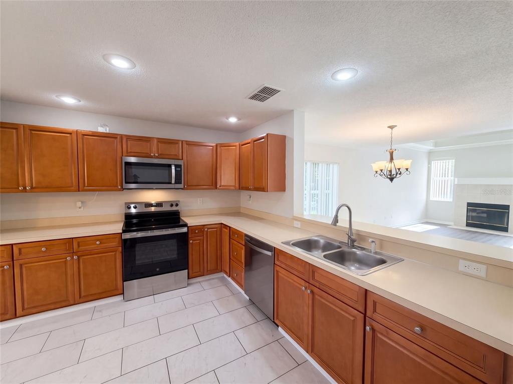 2772 RIVER RIDGE DRIVE, ORLANDO, FL — photo 2 of 34