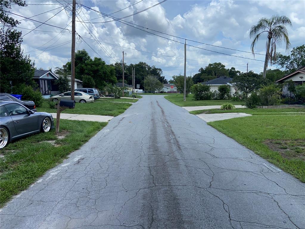 608 CHANNING ROAD, LAKELAND, FL — photo 2 of 36
