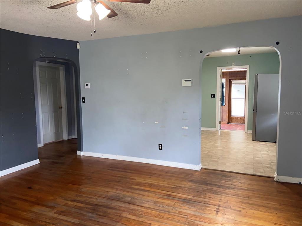 608 CHANNING ROAD, LAKELAND, FL — photo 4 of 36