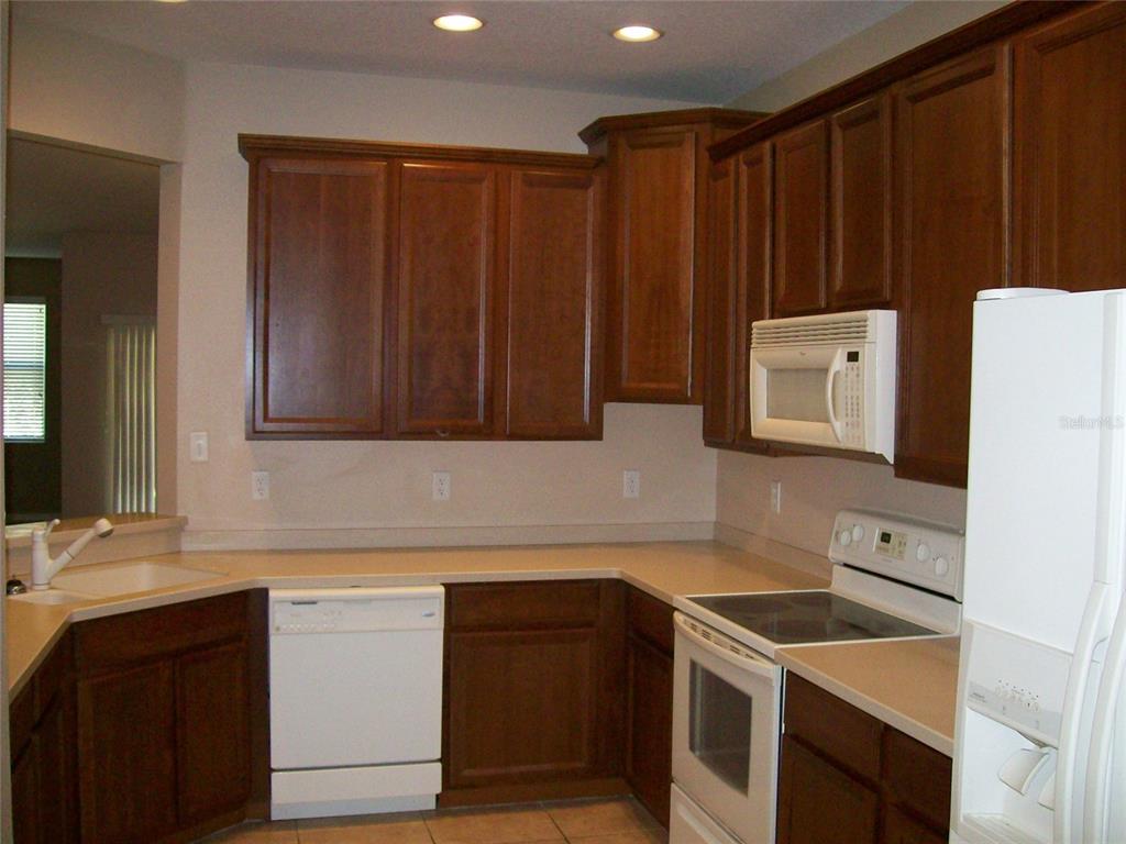 3459 PARKRIDGE CIRCLE UNIT 18-103, SARASOTA, FL — photo 3 of 9