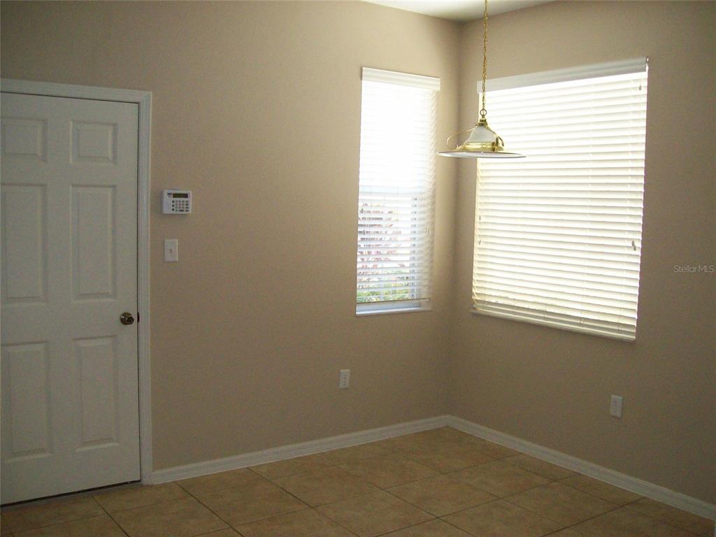 3459 PARKRIDGE CIRCLE UNIT 18-103, SARASOTA, FL — photo 4 of 9
