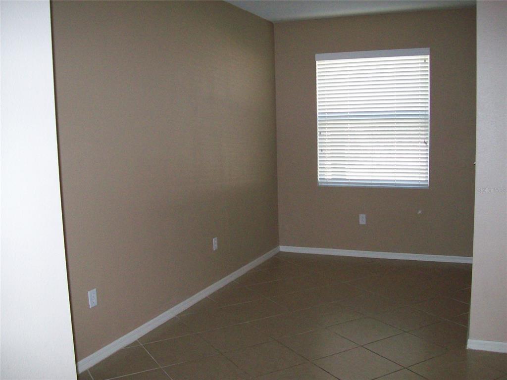 3459 PARKRIDGE CIRCLE UNIT 18-103, SARASOTA, FL — photo 5 of 9