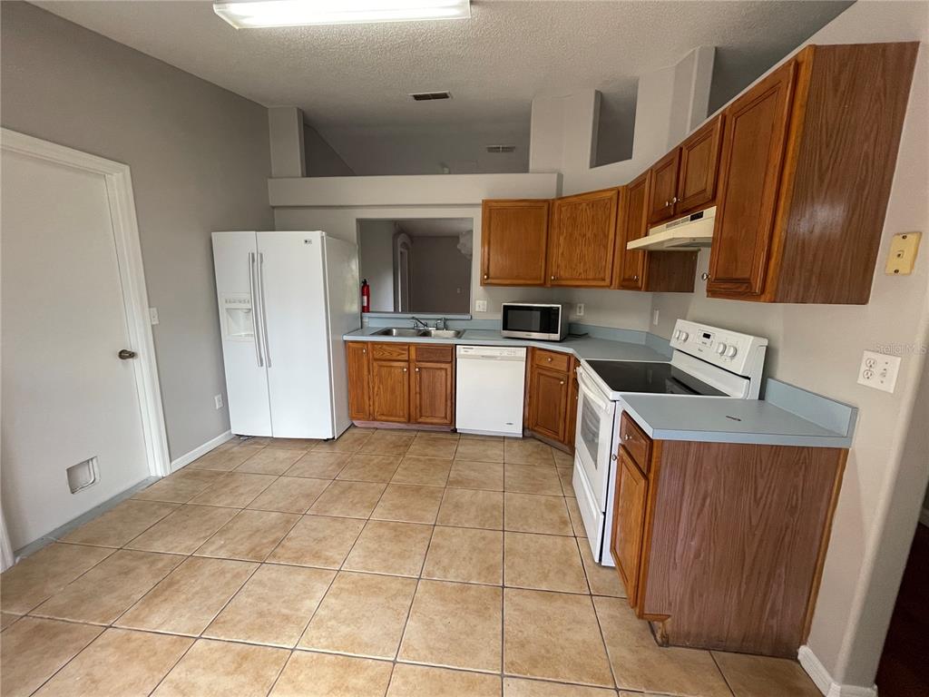 11185 CYPRESS LEAF DRIVE, ORLANDO, FL — photo 2 of 10