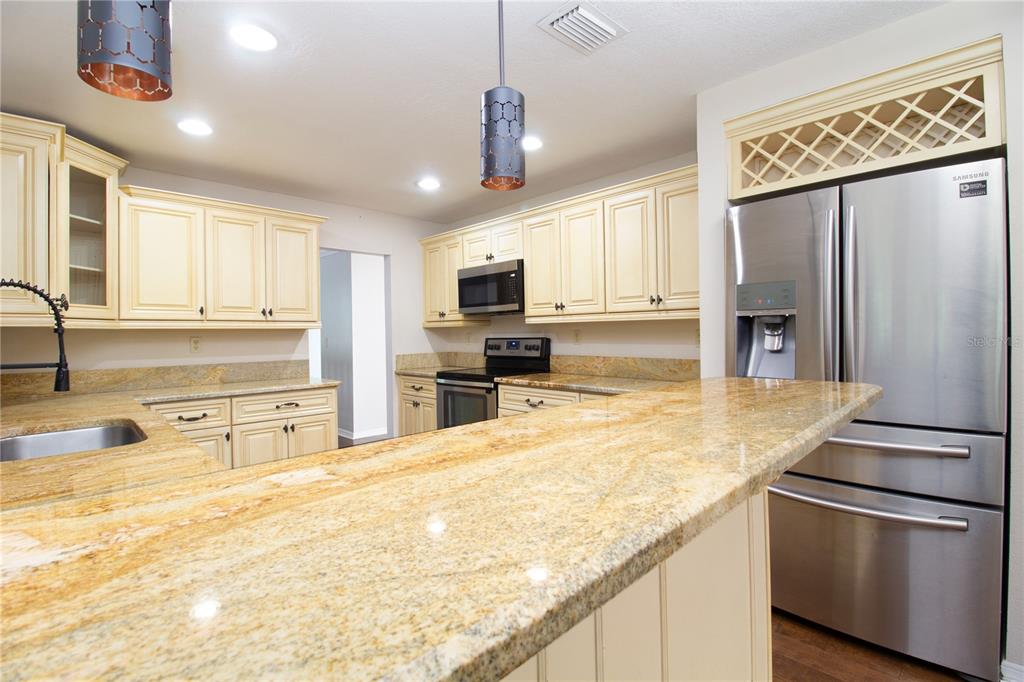 70 BAY WOODS DRIVE, SAFETY HARBOR, FL — photo 5 of 30