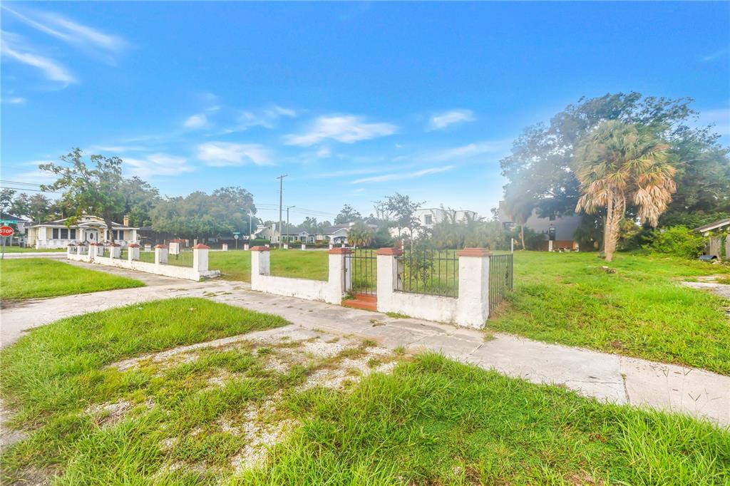 815 W COLUMBUS DRIVE
