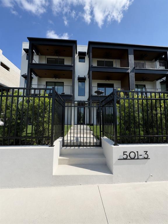 501 W ROSS AVENUE UNIT 3
